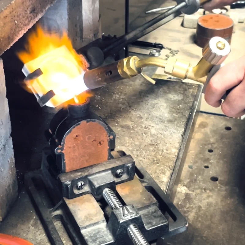 Zilveren sieraad gieten met de Delftse gietmethode